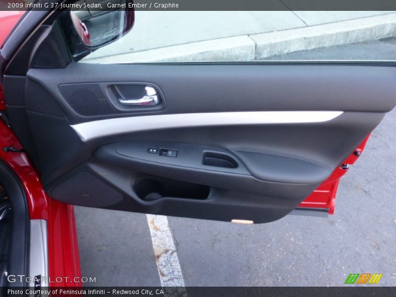 Door Panel of 2009 G 37 Journey Sedan