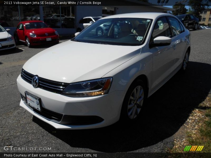 Candy White / Cornsilk Beige 2013 Volkswagen Jetta SE Sedan