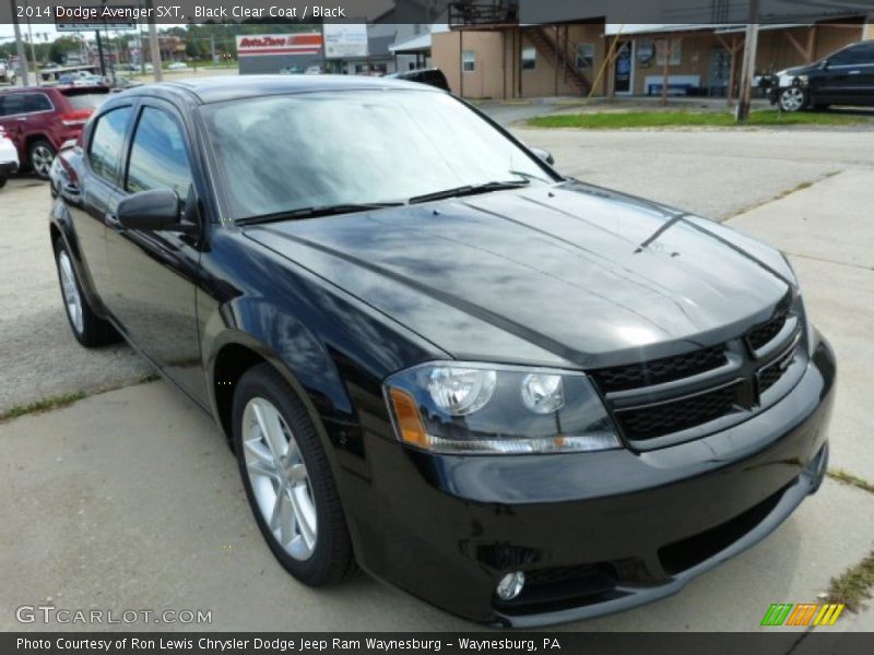 Front 3/4 View of 2014 Avenger SXT