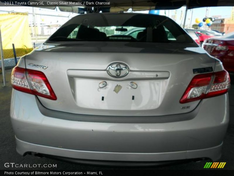 Classic Silver Metallic / Dark Charcoal 2011 Toyota Camry SE