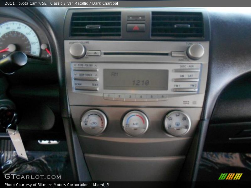 Classic Silver Metallic / Dark Charcoal 2011 Toyota Camry SE