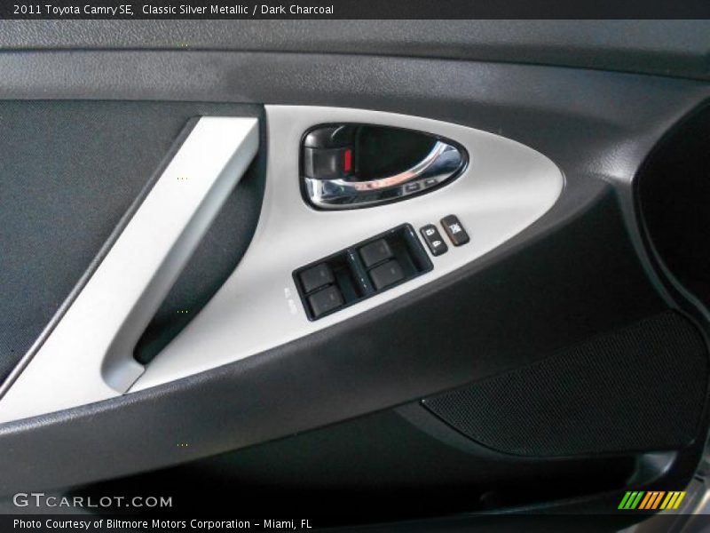 Classic Silver Metallic / Dark Charcoal 2011 Toyota Camry SE