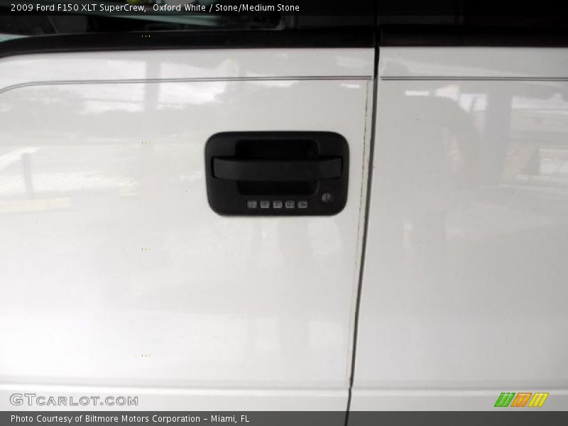 Oxford White / Stone/Medium Stone 2009 Ford F150 XLT SuperCrew