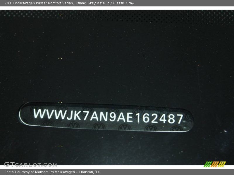 Island Gray Metallic / Classic Gray 2010 Volkswagen Passat Komfort Sedan