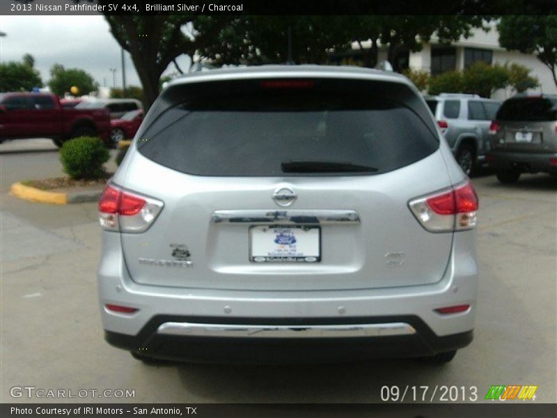 Brilliant Silver / Charcoal 2013 Nissan Pathfinder SV 4x4