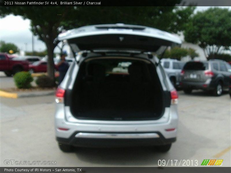 Brilliant Silver / Charcoal 2013 Nissan Pathfinder SV 4x4