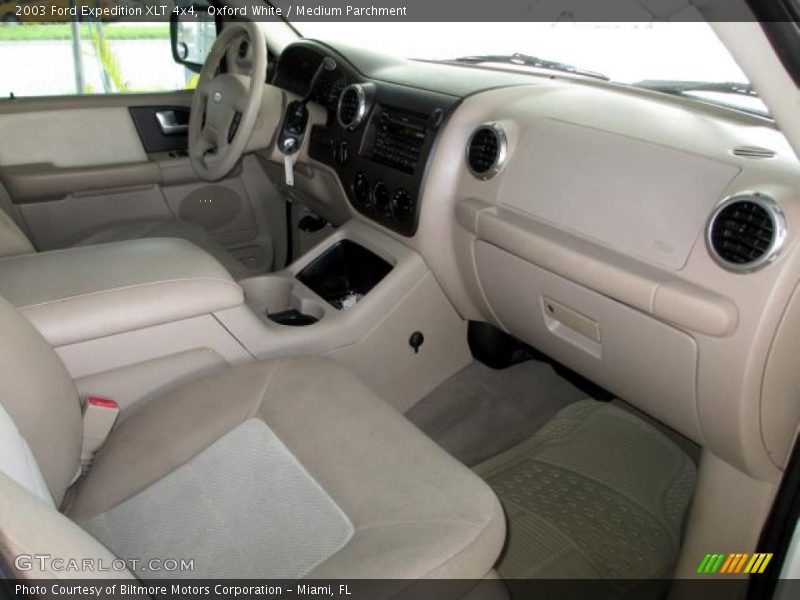 Oxford White / Medium Parchment 2003 Ford Expedition XLT 4x4