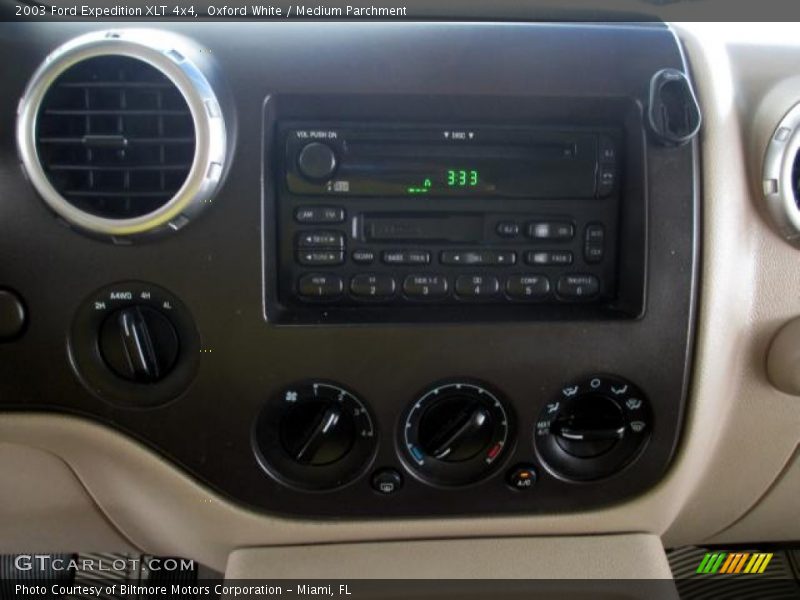 Oxford White / Medium Parchment 2003 Ford Expedition XLT 4x4