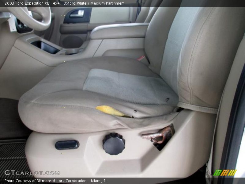 Oxford White / Medium Parchment 2003 Ford Expedition XLT 4x4