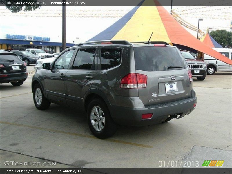 Titanium Silver / Gray 2009 Kia Borrego LX V6