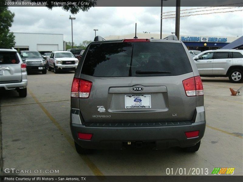 Titanium Silver / Gray 2009 Kia Borrego LX V6