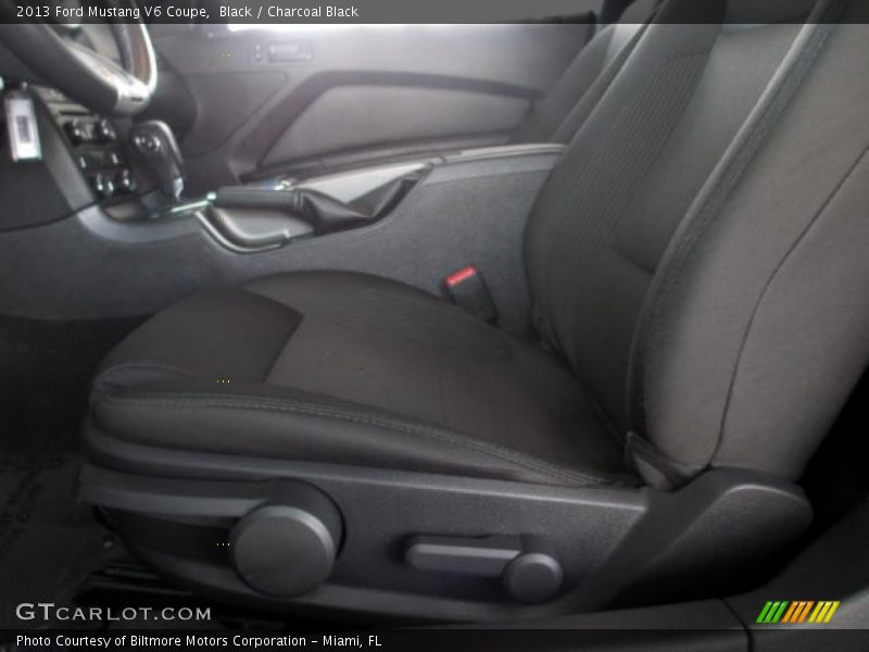 Black / Charcoal Black 2013 Ford Mustang V6 Coupe
