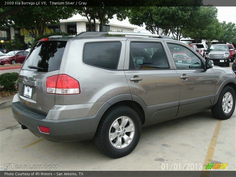 Titanium Silver / Gray 2009 Kia Borrego LX V6