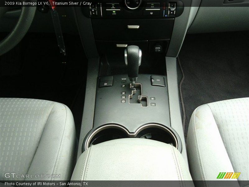 Titanium Silver / Gray 2009 Kia Borrego LX V6