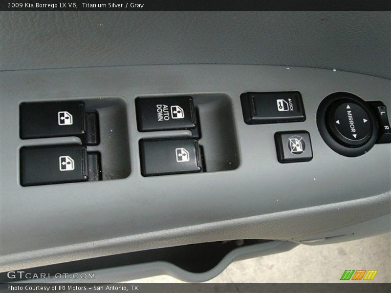 Titanium Silver / Gray 2009 Kia Borrego LX V6