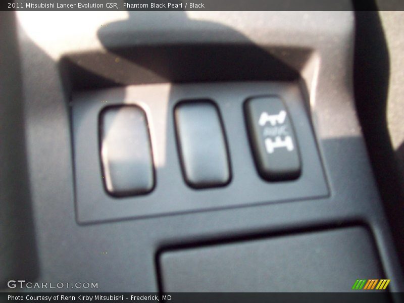 Phantom Black Pearl / Black 2011 Mitsubishi Lancer Evolution GSR