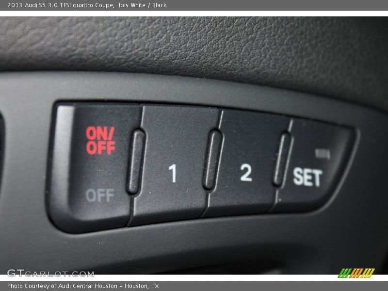 Controls of 2013 S5 3.0 TFSI quattro Coupe