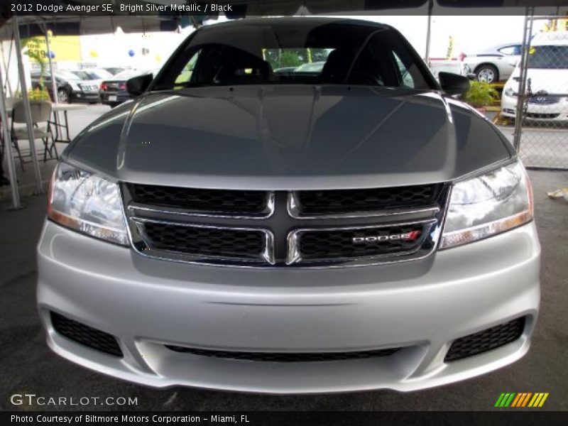 Bright Silver Metallic / Black 2012 Dodge Avenger SE