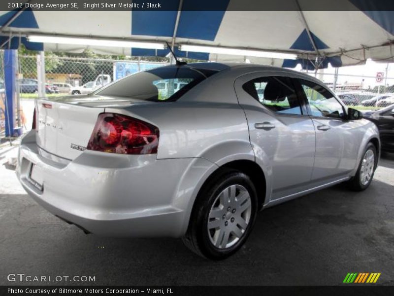 Bright Silver Metallic / Black 2012 Dodge Avenger SE