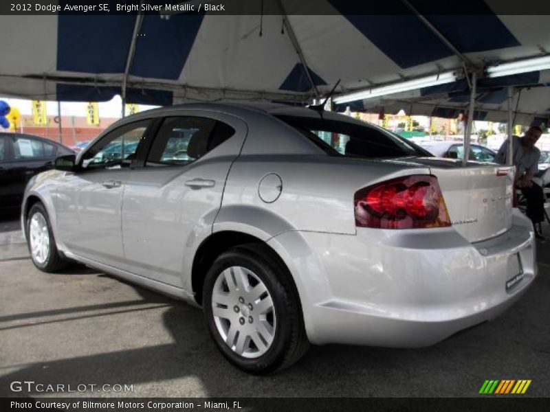 Bright Silver Metallic / Black 2012 Dodge Avenger SE