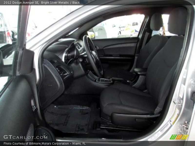 Bright Silver Metallic / Black 2012 Dodge Avenger SE