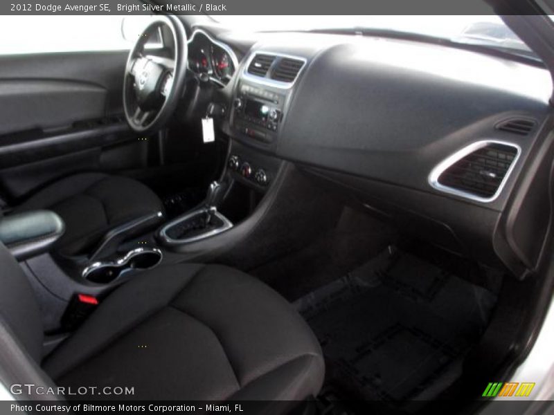 Bright Silver Metallic / Black 2012 Dodge Avenger SE