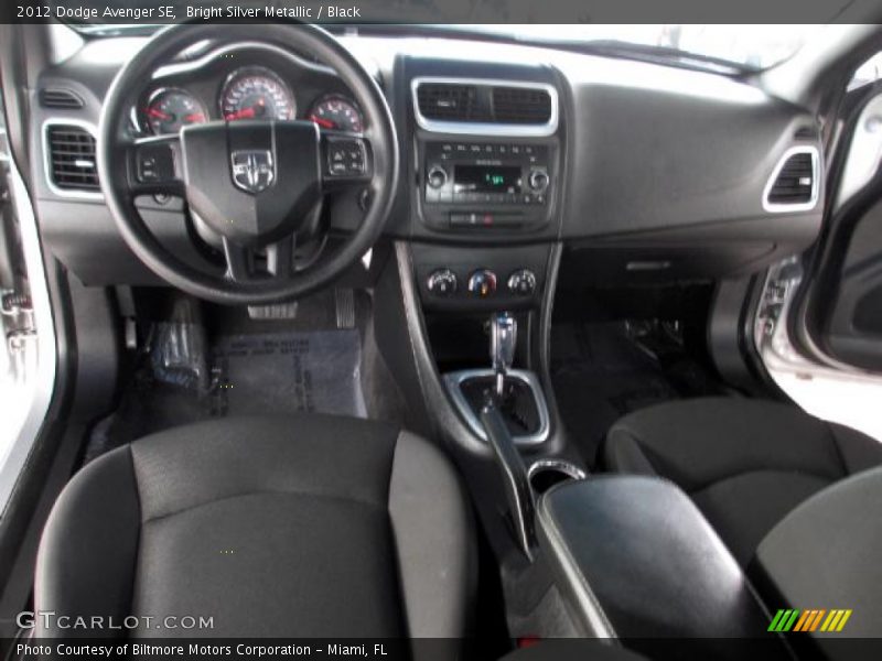 Bright Silver Metallic / Black 2012 Dodge Avenger SE