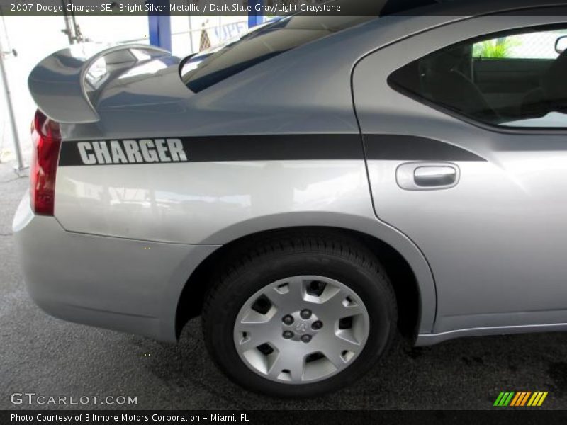 Bright Silver Metallic / Dark Slate Gray/Light Graystone 2007 Dodge Charger SE