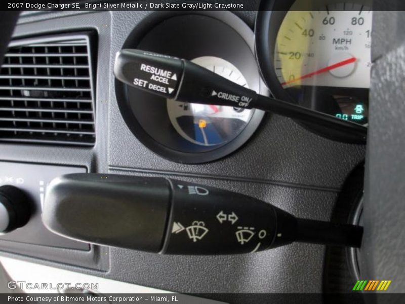 Bright Silver Metallic / Dark Slate Gray/Light Graystone 2007 Dodge Charger SE