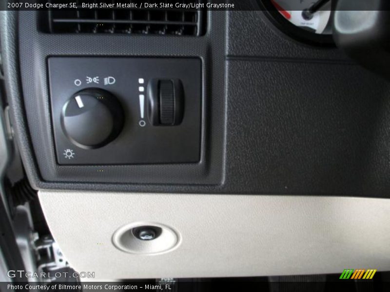 Bright Silver Metallic / Dark Slate Gray/Light Graystone 2007 Dodge Charger SE