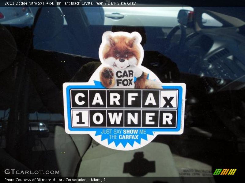 Brilliant Black Crystal Pearl / Dark Slate Gray 2011 Dodge Nitro SXT 4x4