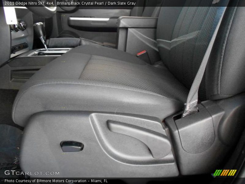 Brilliant Black Crystal Pearl / Dark Slate Gray 2011 Dodge Nitro SXT 4x4