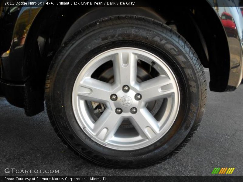 Brilliant Black Crystal Pearl / Dark Slate Gray 2011 Dodge Nitro SXT 4x4