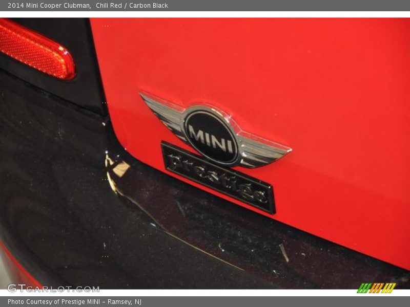 Chili Red / Carbon Black 2014 Mini Cooper Clubman