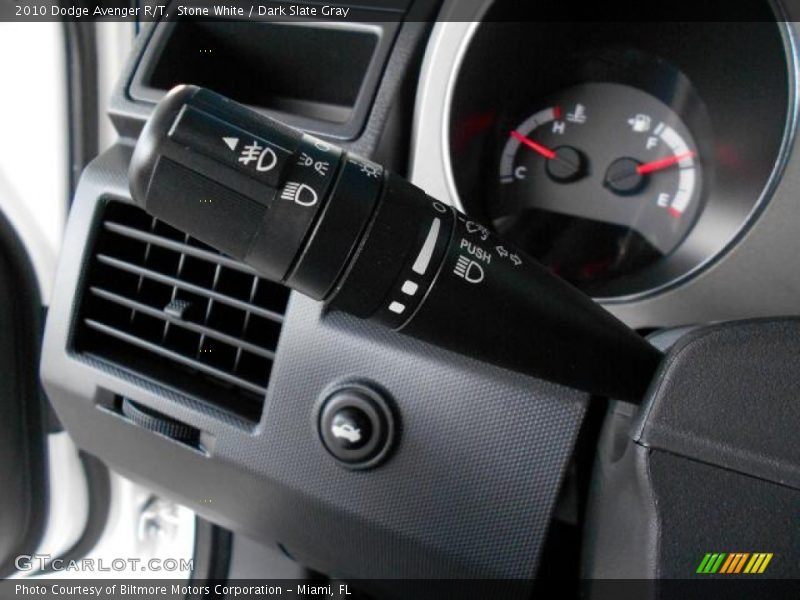 Stone White / Dark Slate Gray 2010 Dodge Avenger R/T