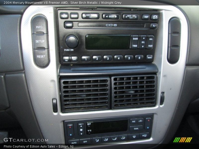 Controls of 2004 Mountaineer V8 Premier AWD