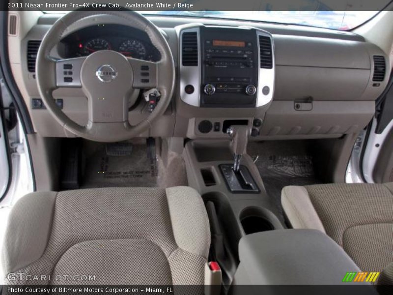 Avalanche White / Beige 2011 Nissan Frontier Pro-4X Crew Cab