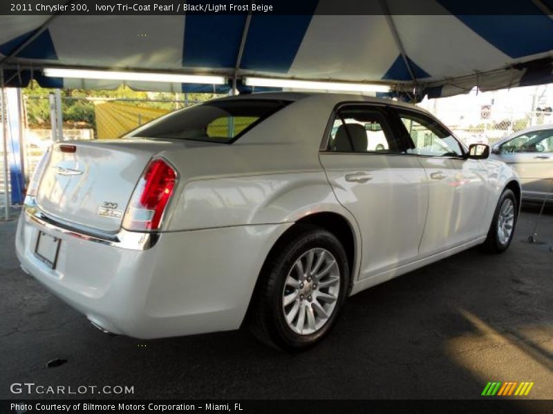 Ivory Tri-Coat Pearl / Black/Light Frost Beige 2011 Chrysler 300