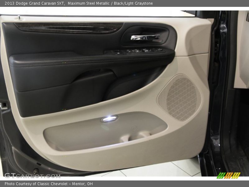 Maximum Steel Metallic / Black/Light Graystone 2013 Dodge Grand Caravan SXT