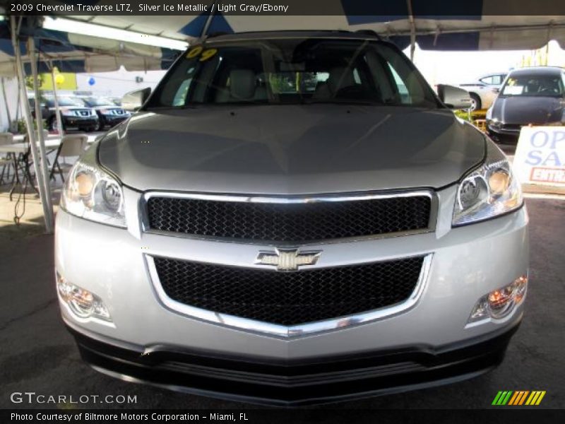 Silver Ice Metallic / Light Gray/Ebony 2009 Chevrolet Traverse LTZ