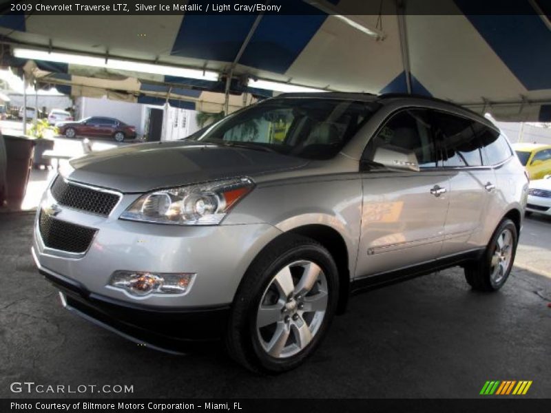 Silver Ice Metallic / Light Gray/Ebony 2009 Chevrolet Traverse LTZ
