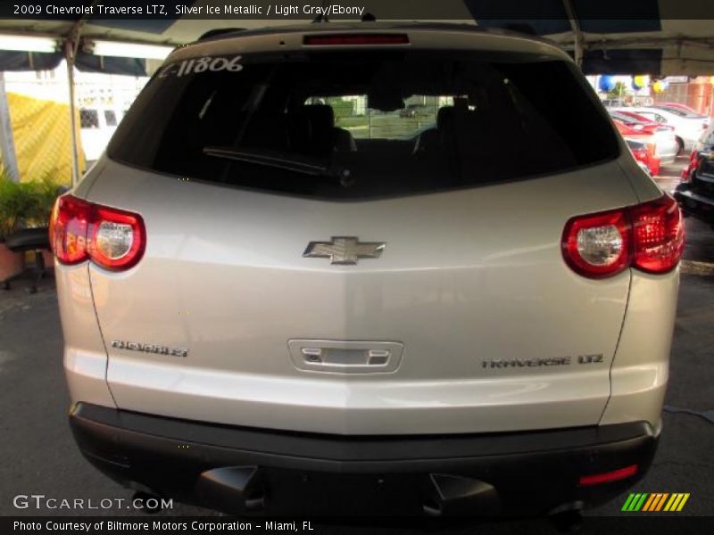 Silver Ice Metallic / Light Gray/Ebony 2009 Chevrolet Traverse LTZ