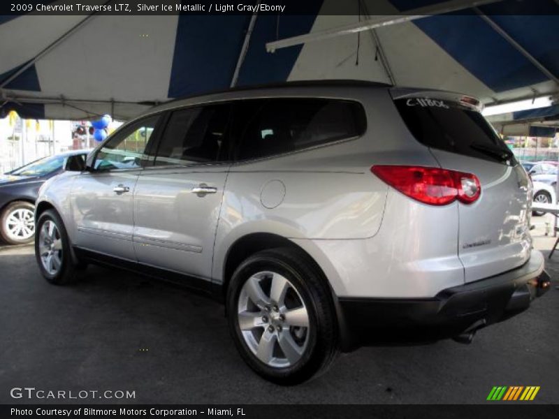Silver Ice Metallic / Light Gray/Ebony 2009 Chevrolet Traverse LTZ