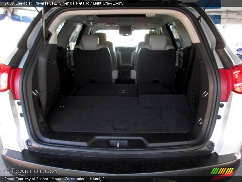 Silver Ice Metallic / Light Gray/Ebony 2009 Chevrolet Traverse LTZ