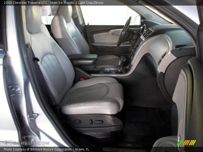 Silver Ice Metallic / Light Gray/Ebony 2009 Chevrolet Traverse LTZ