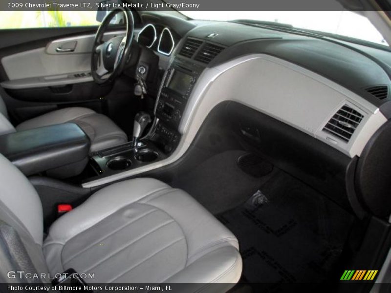 Silver Ice Metallic / Light Gray/Ebony 2009 Chevrolet Traverse LTZ