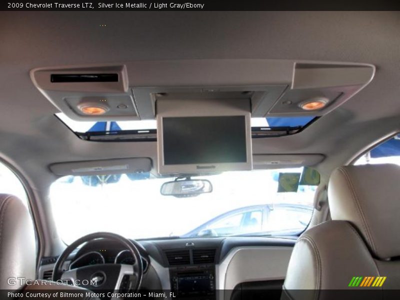 Silver Ice Metallic / Light Gray/Ebony 2009 Chevrolet Traverse LTZ