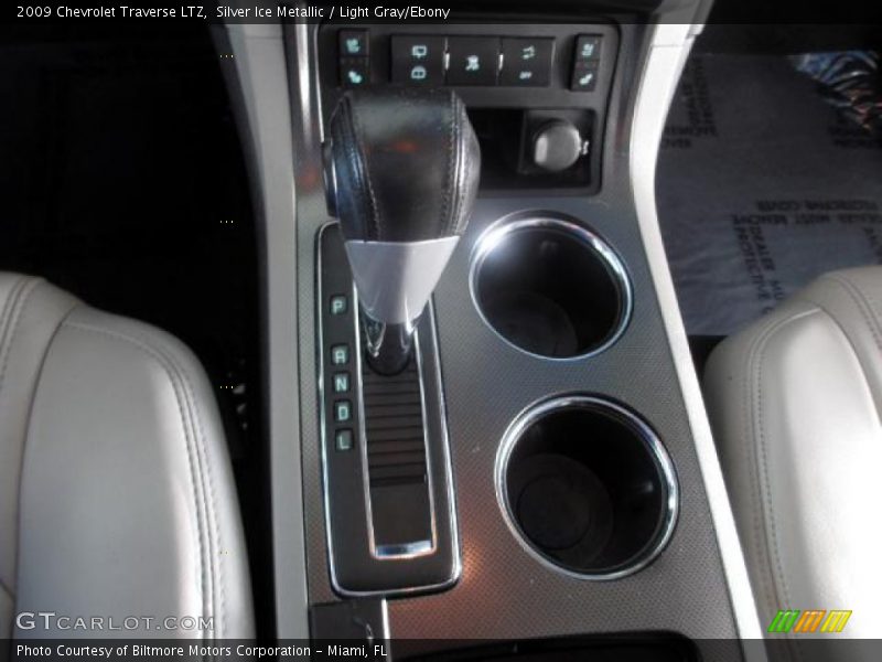 Silver Ice Metallic / Light Gray/Ebony 2009 Chevrolet Traverse LTZ