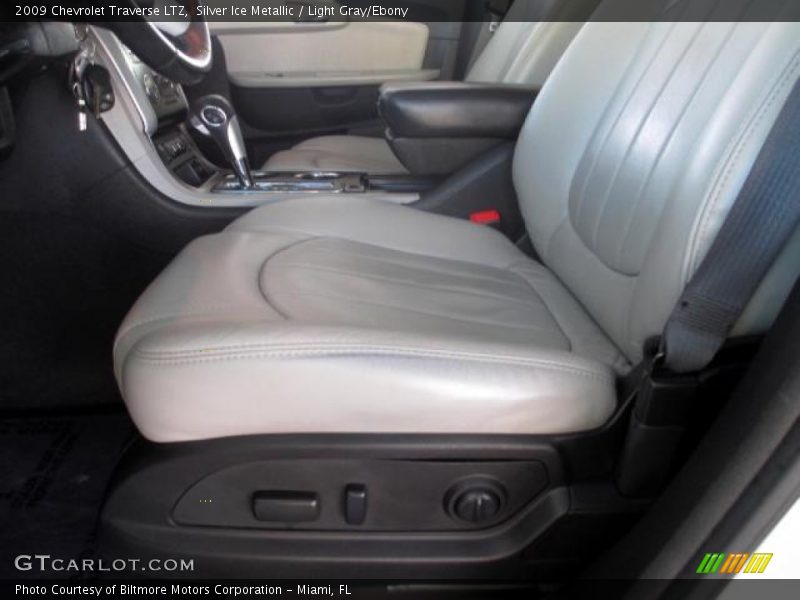 Silver Ice Metallic / Light Gray/Ebony 2009 Chevrolet Traverse LTZ