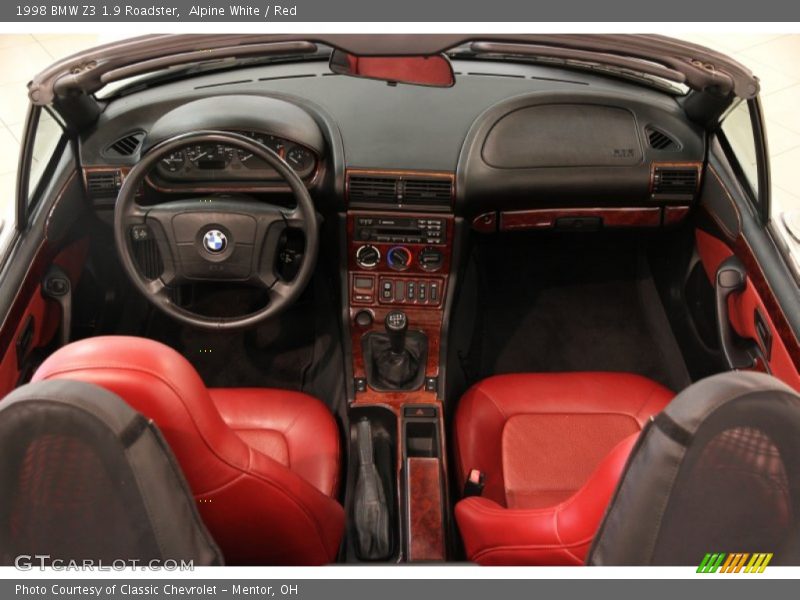 Alpine White / Red 1998 BMW Z3 1.9 Roadster